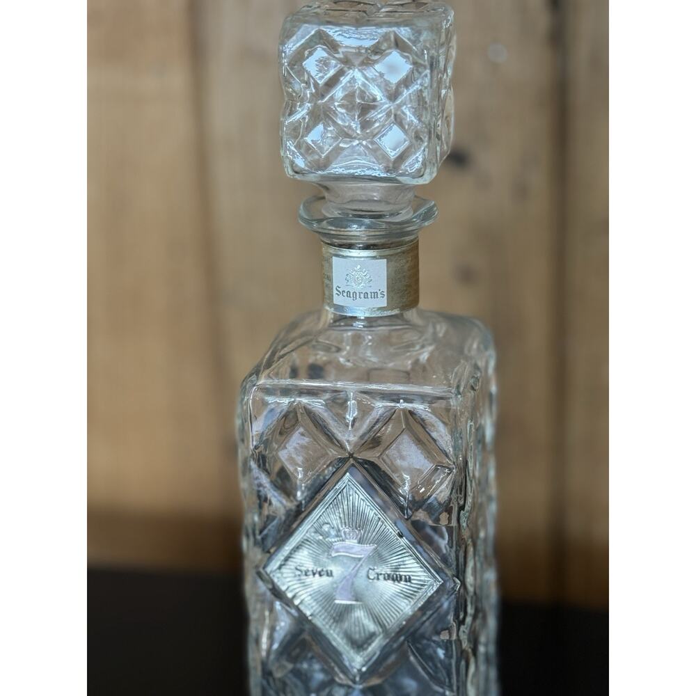 1960s MCM Seagram’s 7 Crown Whiskey Decanter Diamond Pattern Glass w/ Stopper - Picture 5 of 16